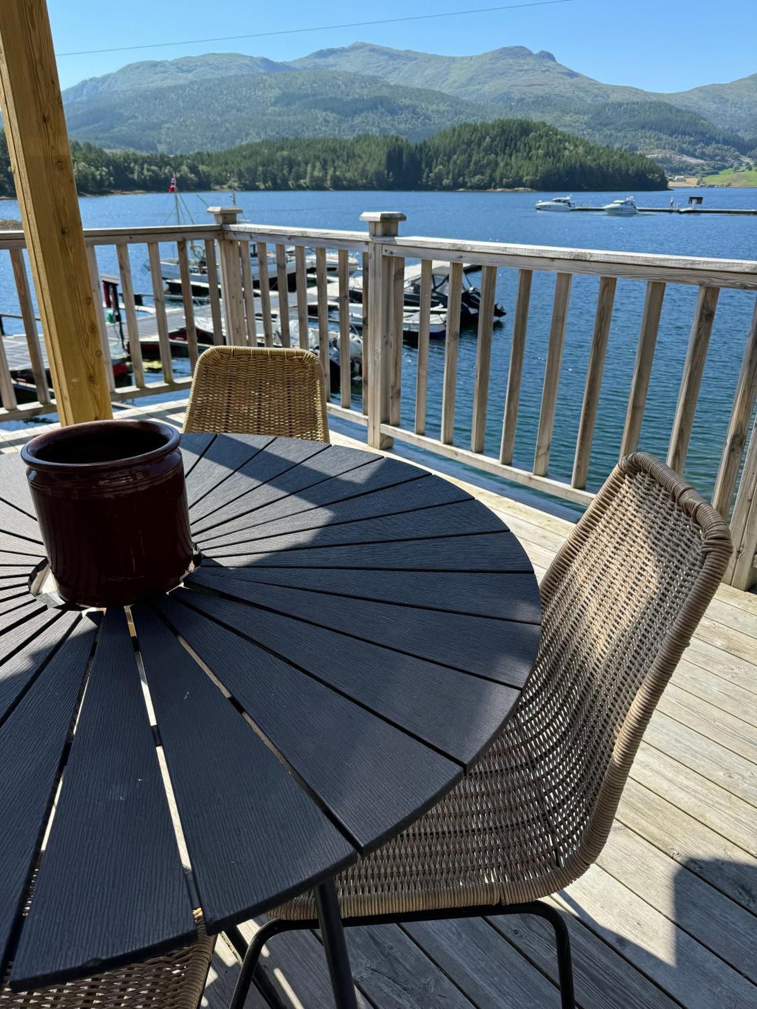 Valsoya Hotel Valsoyfjord Bagian luar foto